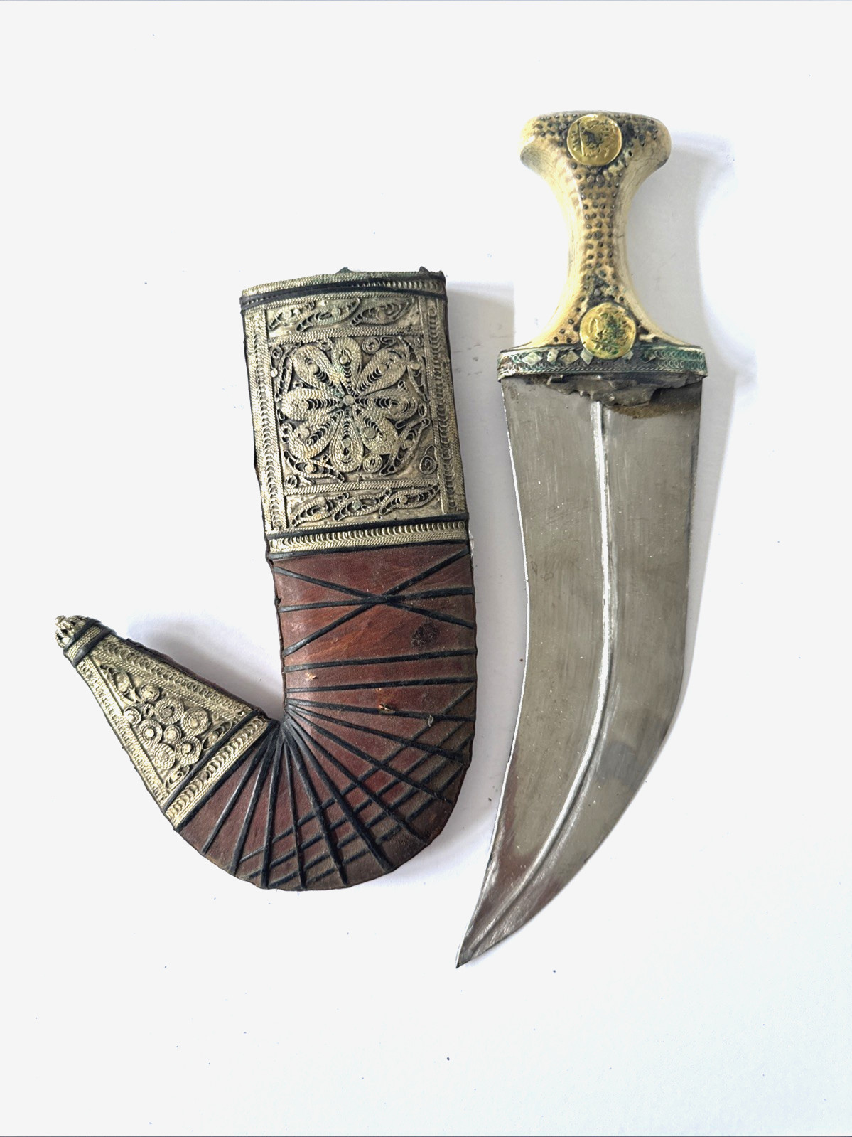 Beautiful Vintage Yemeni Jambiya Dagger Curved Double-Edged Blade with Horn Hilt
