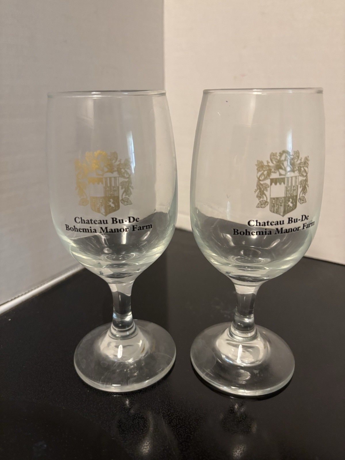 Pair Chateau Bu-de Bohemia Manor Farm Souvenir Wine Glasses