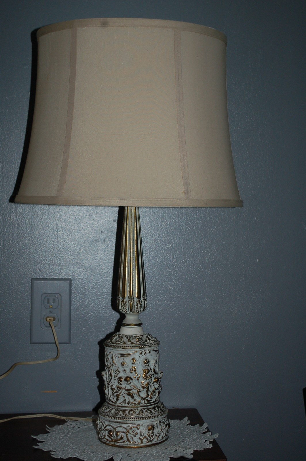 ELEGANT NEOCLASSICAL GOTHIC HOLLYWOOD REGENCY COLUMN LAMP FRENCH INFLUENCE ELEGANT NEOCLASSICAL GOTHIC HOLLYWOOD REGENCY COLUMN LAMP FRENCH INFLUENCE