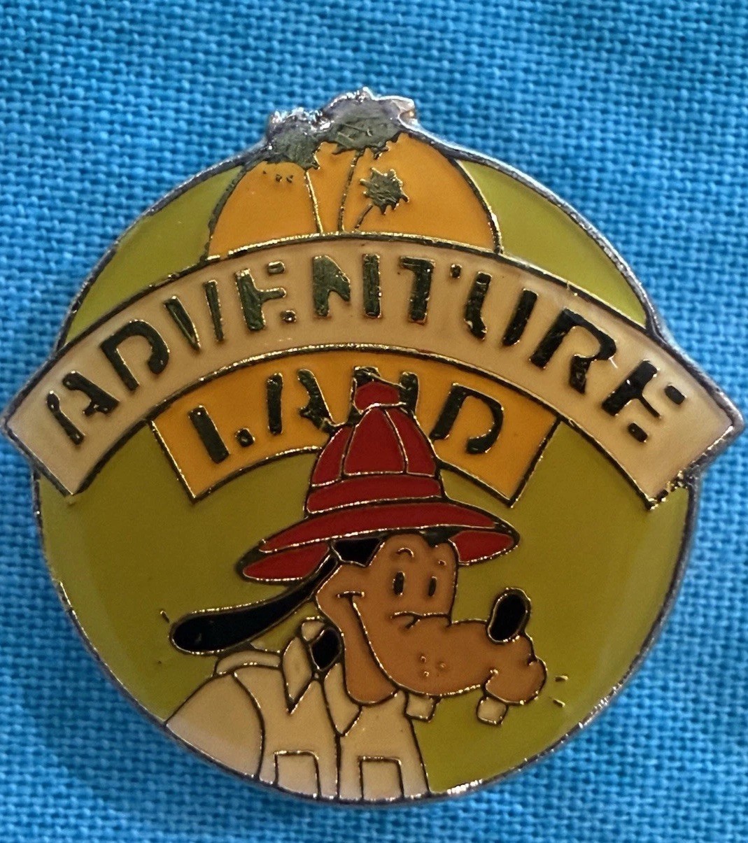 Vintage Walt Disney Productions Goofy Adventureland Enamel Brooch Pin Taiwan