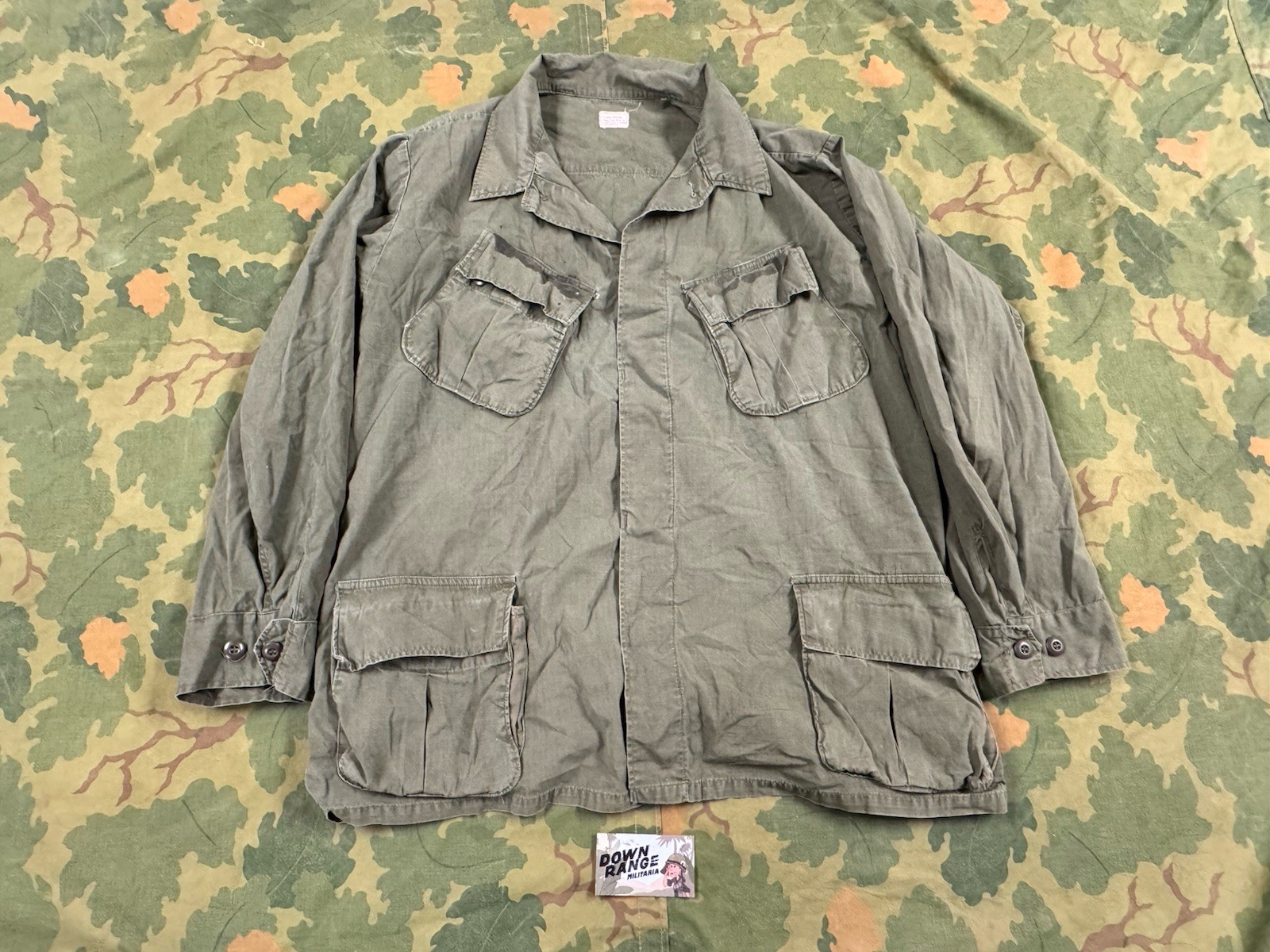 Hippy Art -Vietnam War Jungle Fatigue Jacket , Ripstop , DSA 1968 X Large Reg .