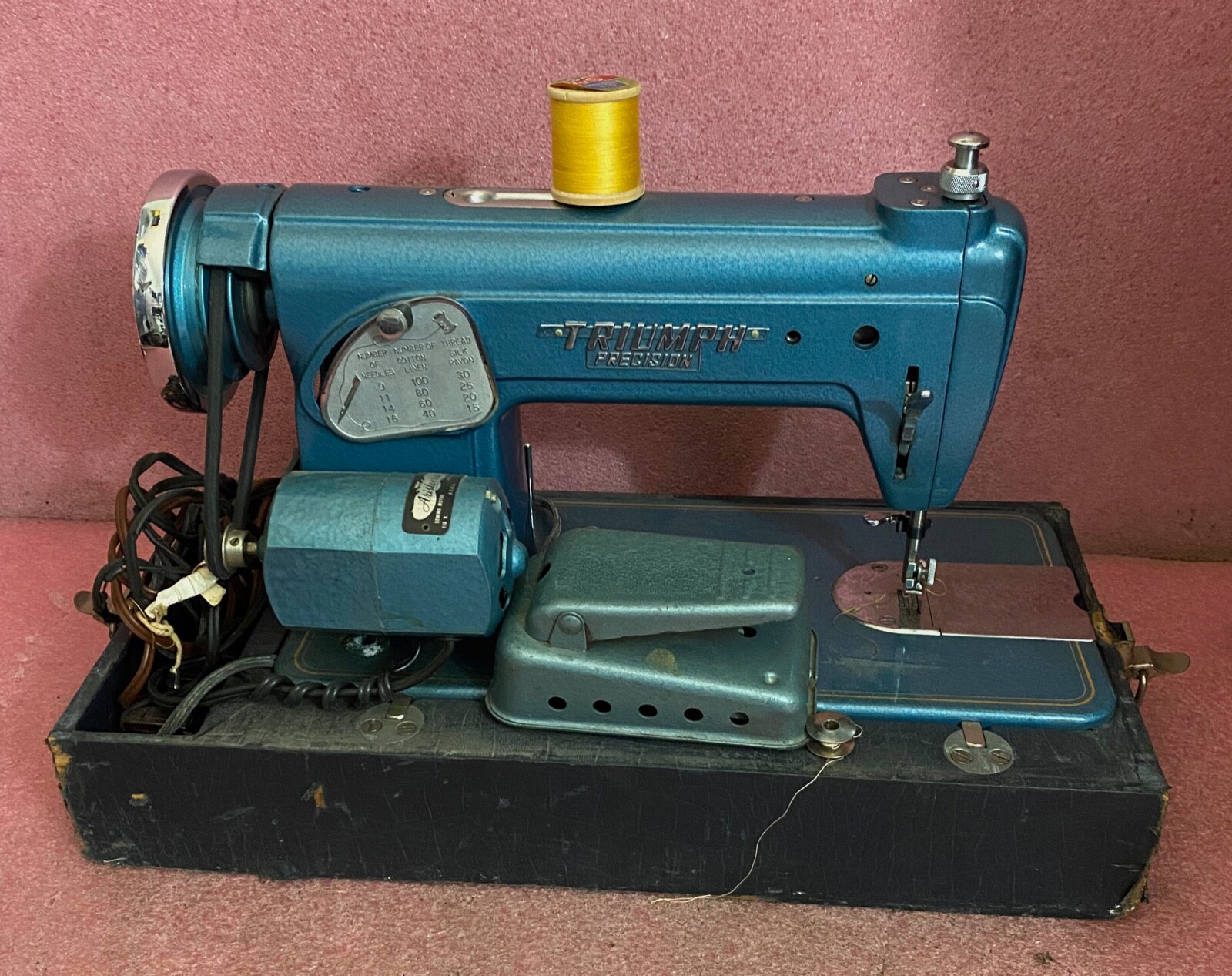 Vintage RARE Triumph Precision  Special De Luxe Sewing Machine Made In Japan.