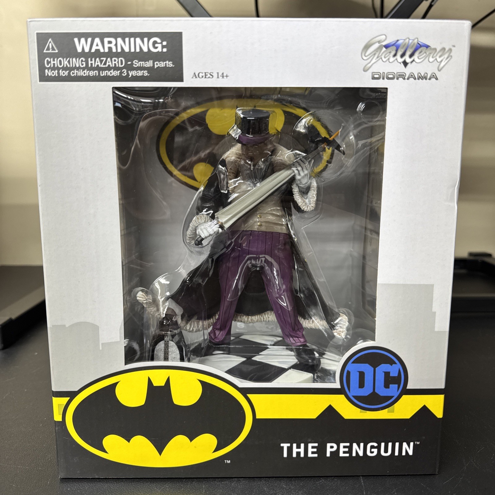 Diamond Select Batman Penguin Statue PVC 8\