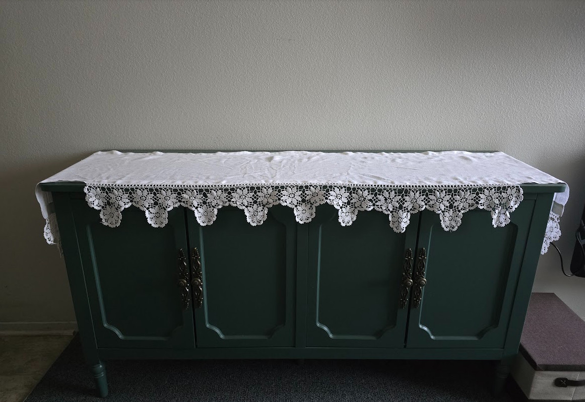 Vintage Linen Sideboard Scarf Hand Crochet Lace Cottage Farmhouse Decor