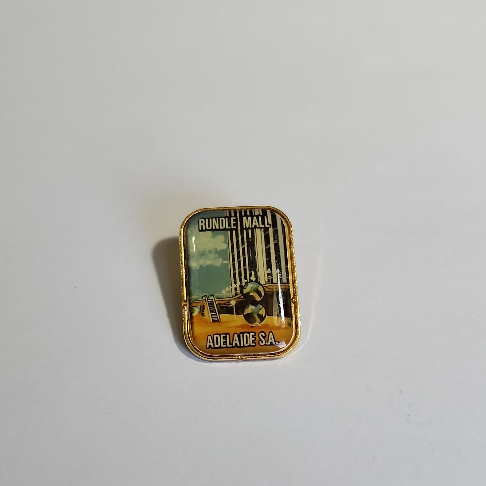 Rundel Mall Adelaide South Australia Souvenir Lapel Pin Shopping