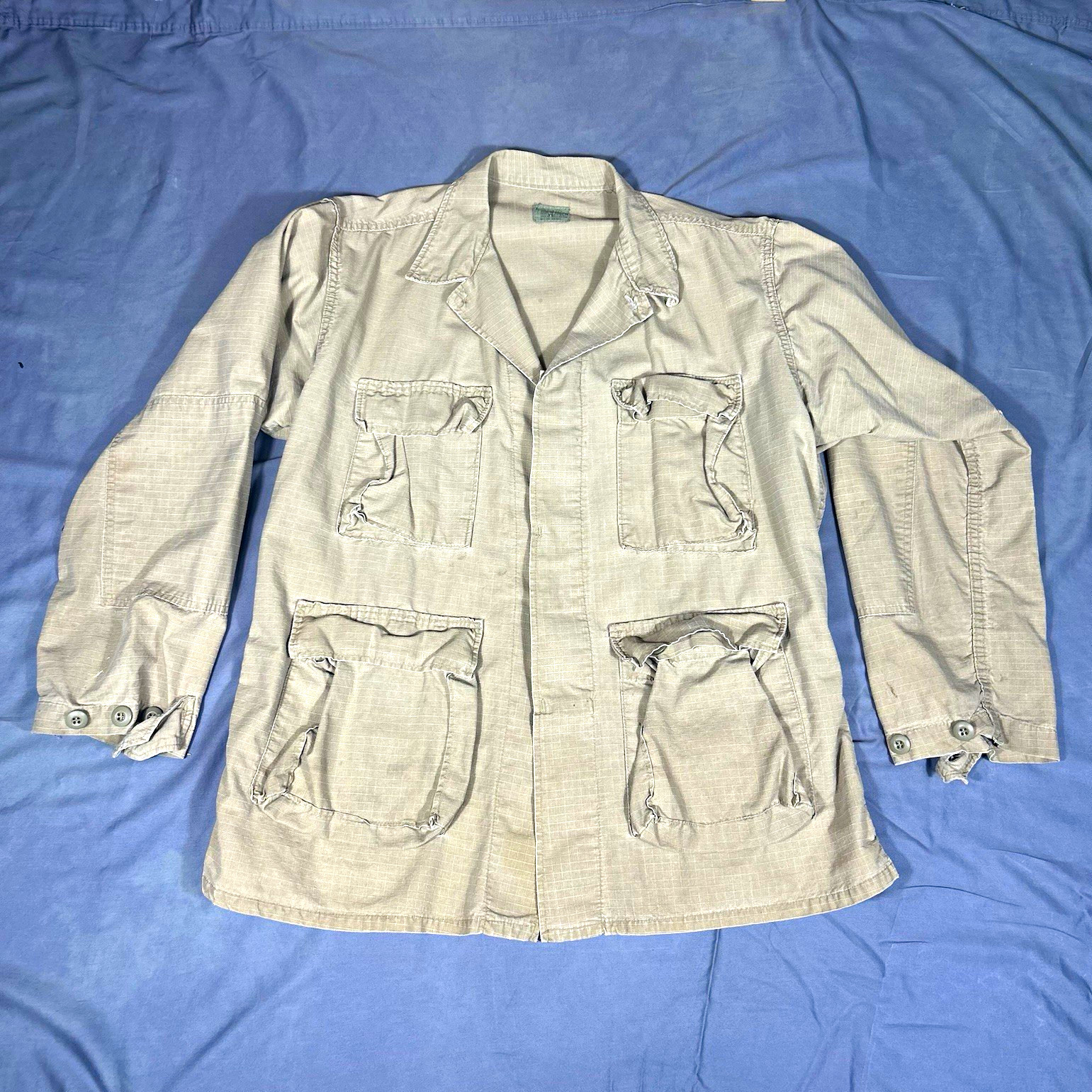 U.S. Army Korean War 1951 Field Jacket Shirt Khaki Striped Cotton L Reg U.S. Army Korean War 1951 Field Jacket Shirt Khaki Striped Cotton L Reg