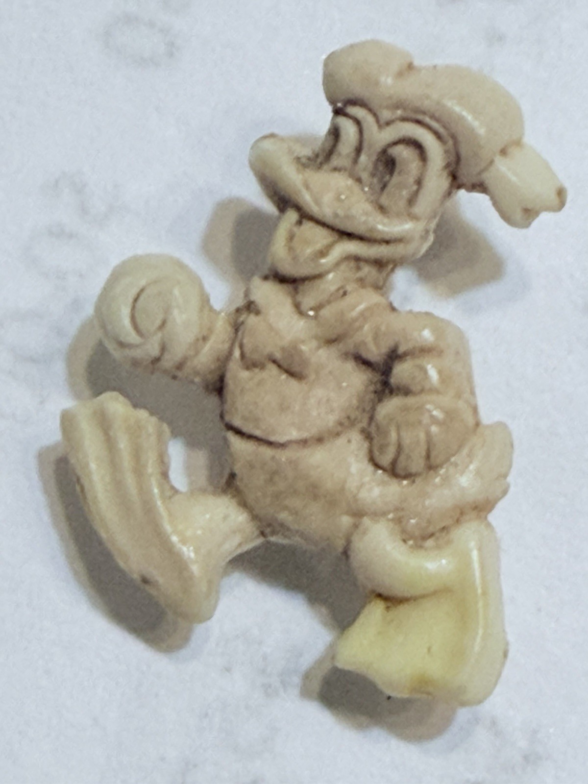 Vtg Antique 1930s Donald Duck Cartoon Celluloid Plastic Button Small 2cm .75\ Vtg Antique 1930s Donald Duck Cartoon Celluloid Plastic Button Small 2cm .75\