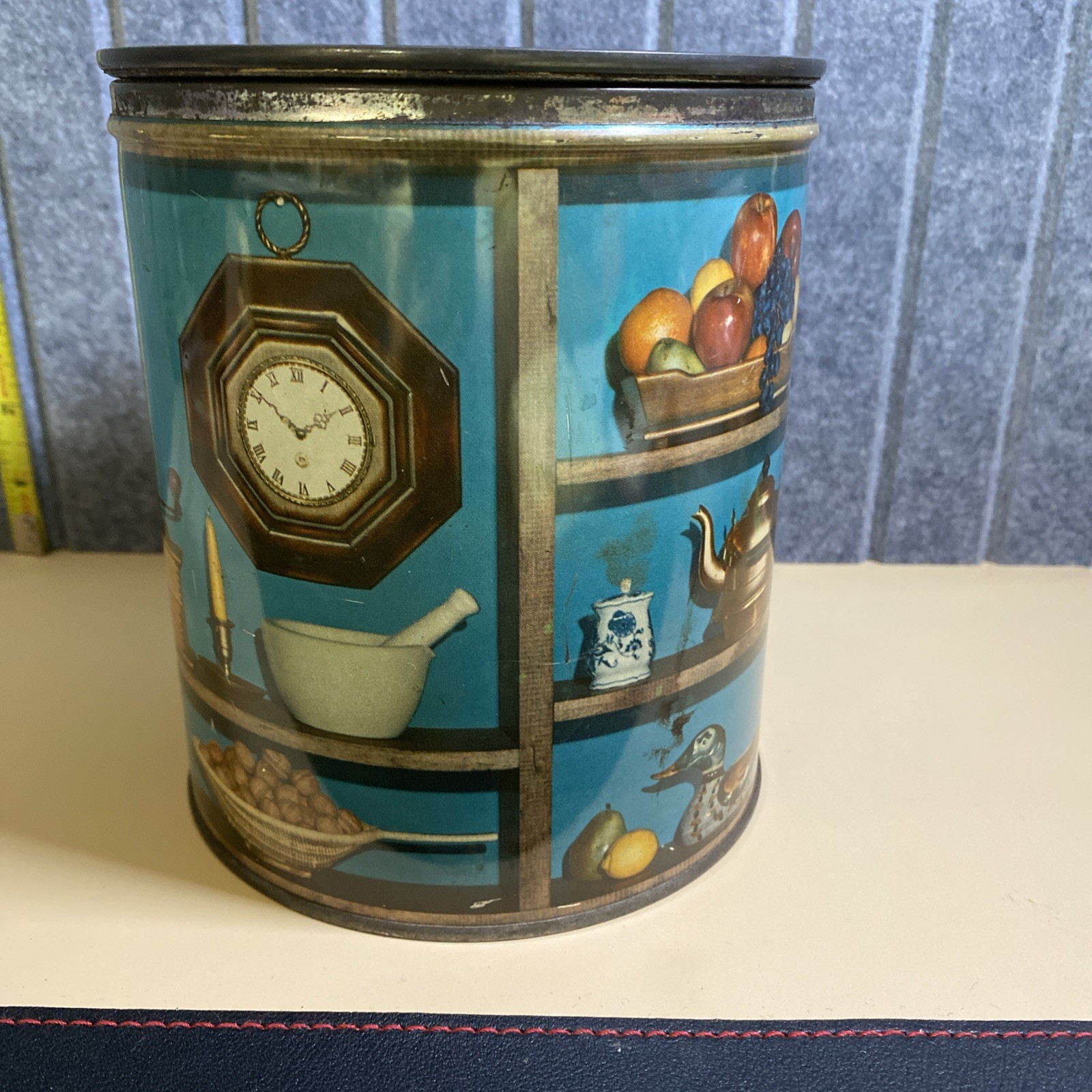 VINTAGE TIN CAN Unique Design