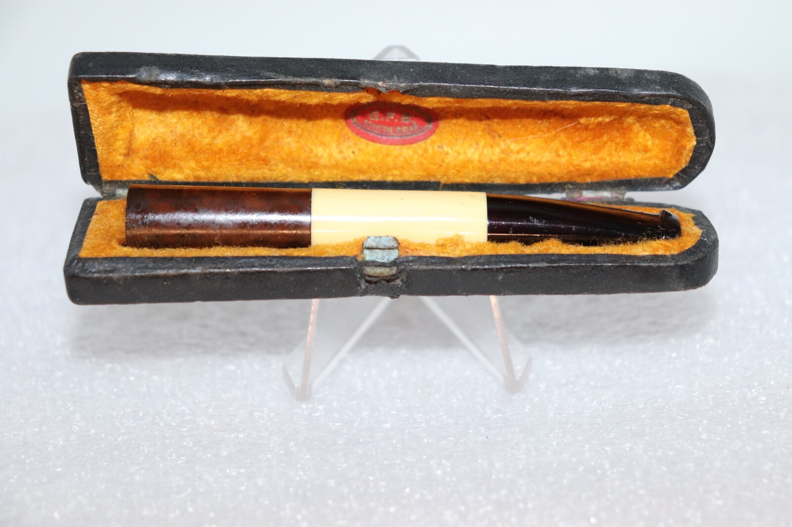 19th C. Antique G.F.B. Genuine Briar Bakelite Cigarette/Cigar Holder with Case 19th C. Antique G.F.B. Genuine Briar Bakelite Cigarette/Cigar Holder with Case