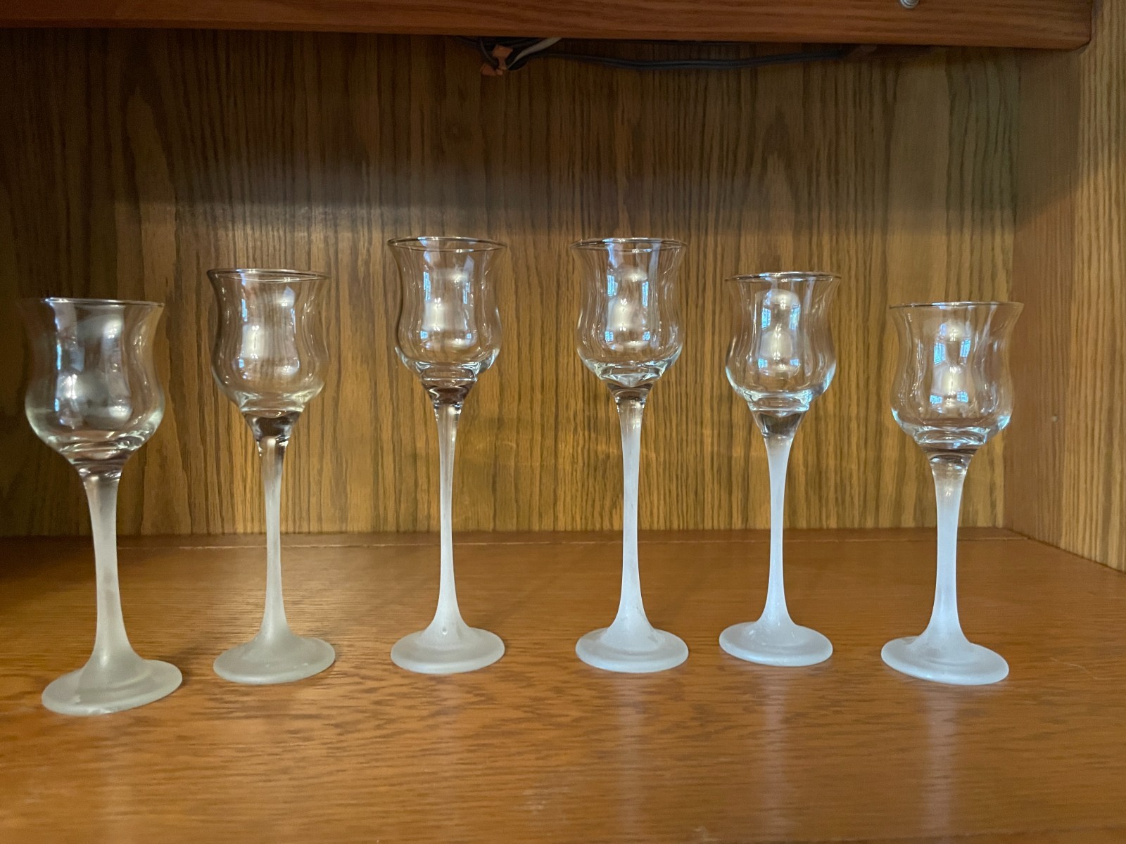 Set of 6 PartyLite Iced Crystal Stemmed Glass Votive Tealight Holders. 3 Sizes Set of 6 PartyLite Iced Crystal Stemmed Glass Votive Tealight Holders. 3 Sizes