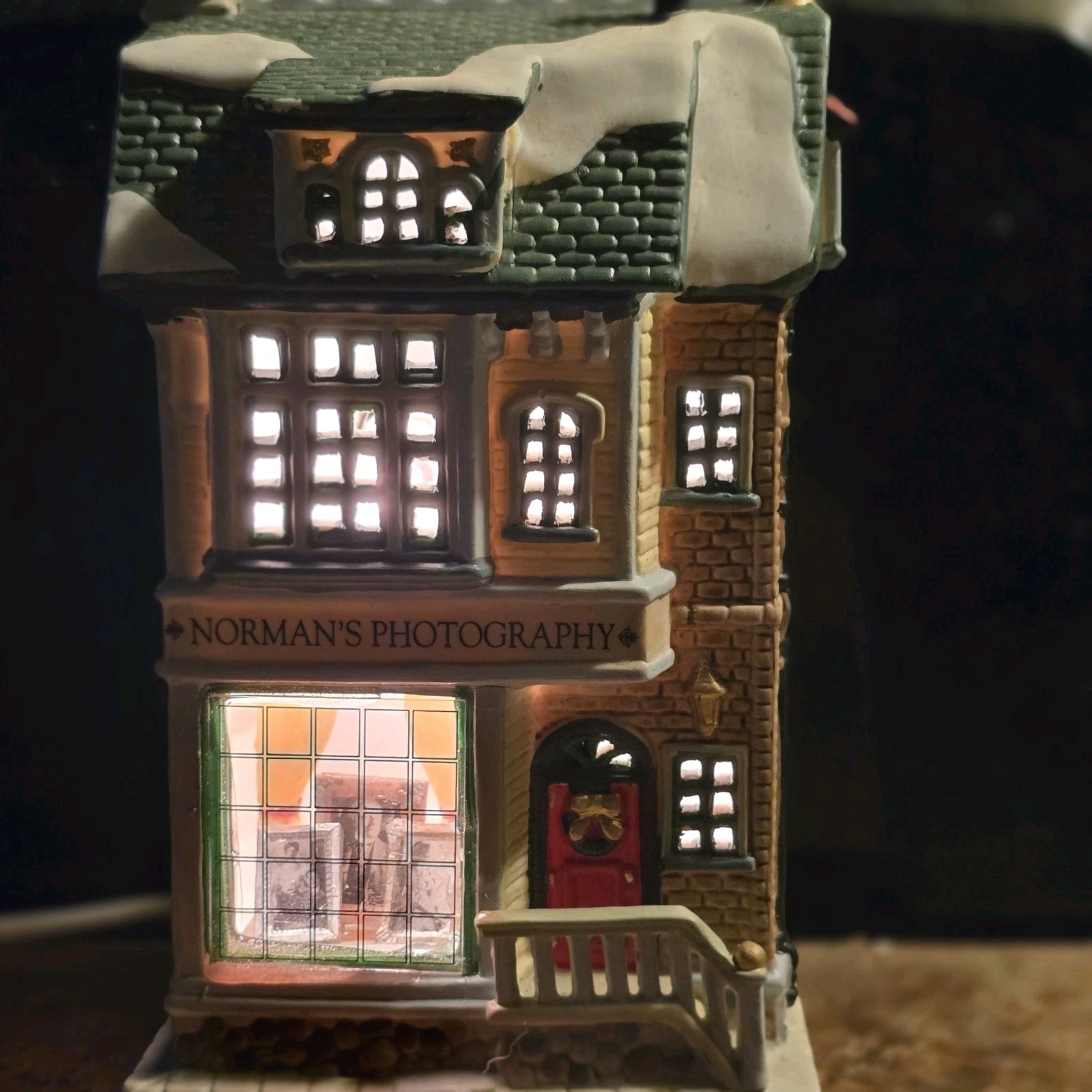 Lemax 2002 Norman's Photography Lighted Christmas Village Building Tested Works