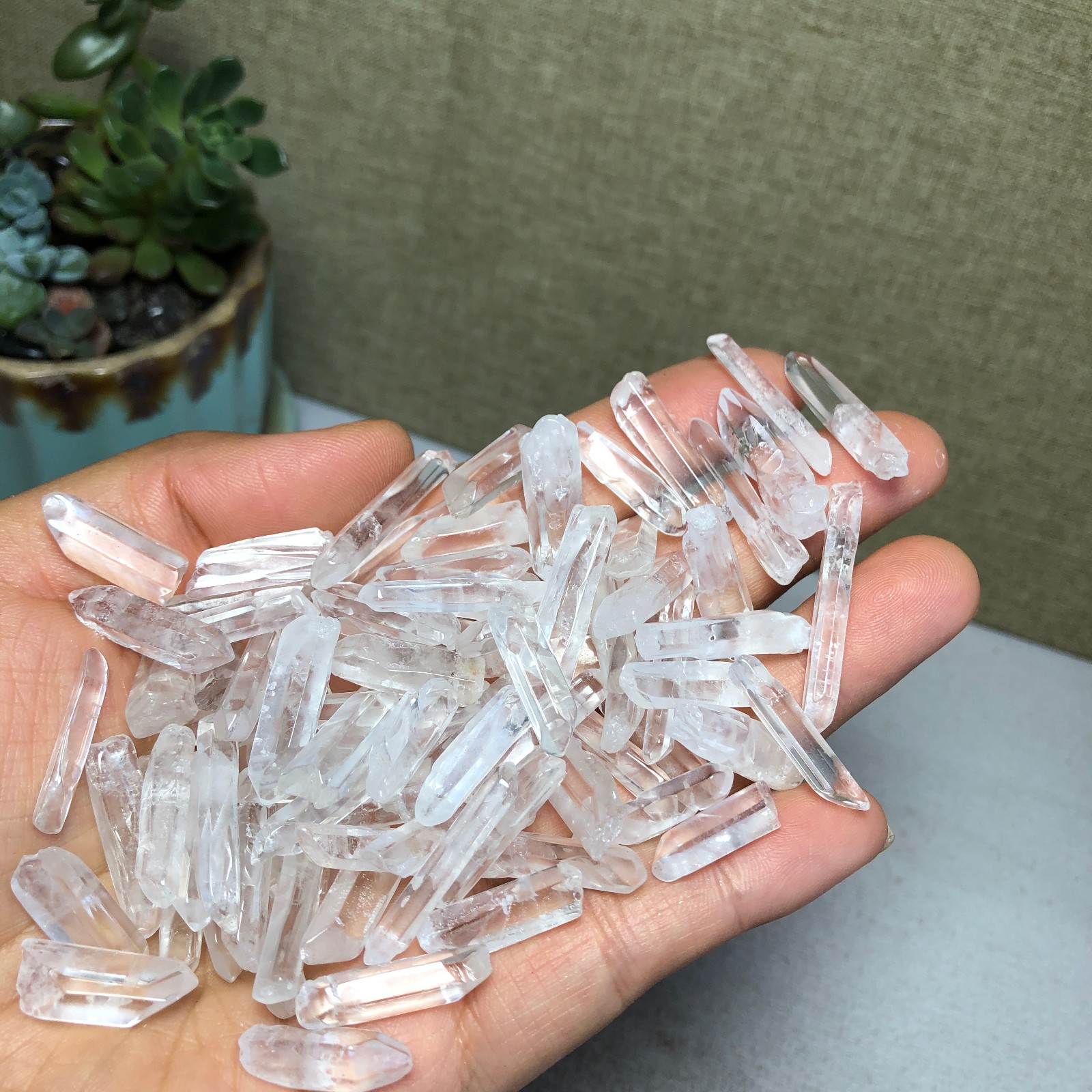 60+pcs Top Natural quartz crystal Wand pieces original points Specimen 84g A5435