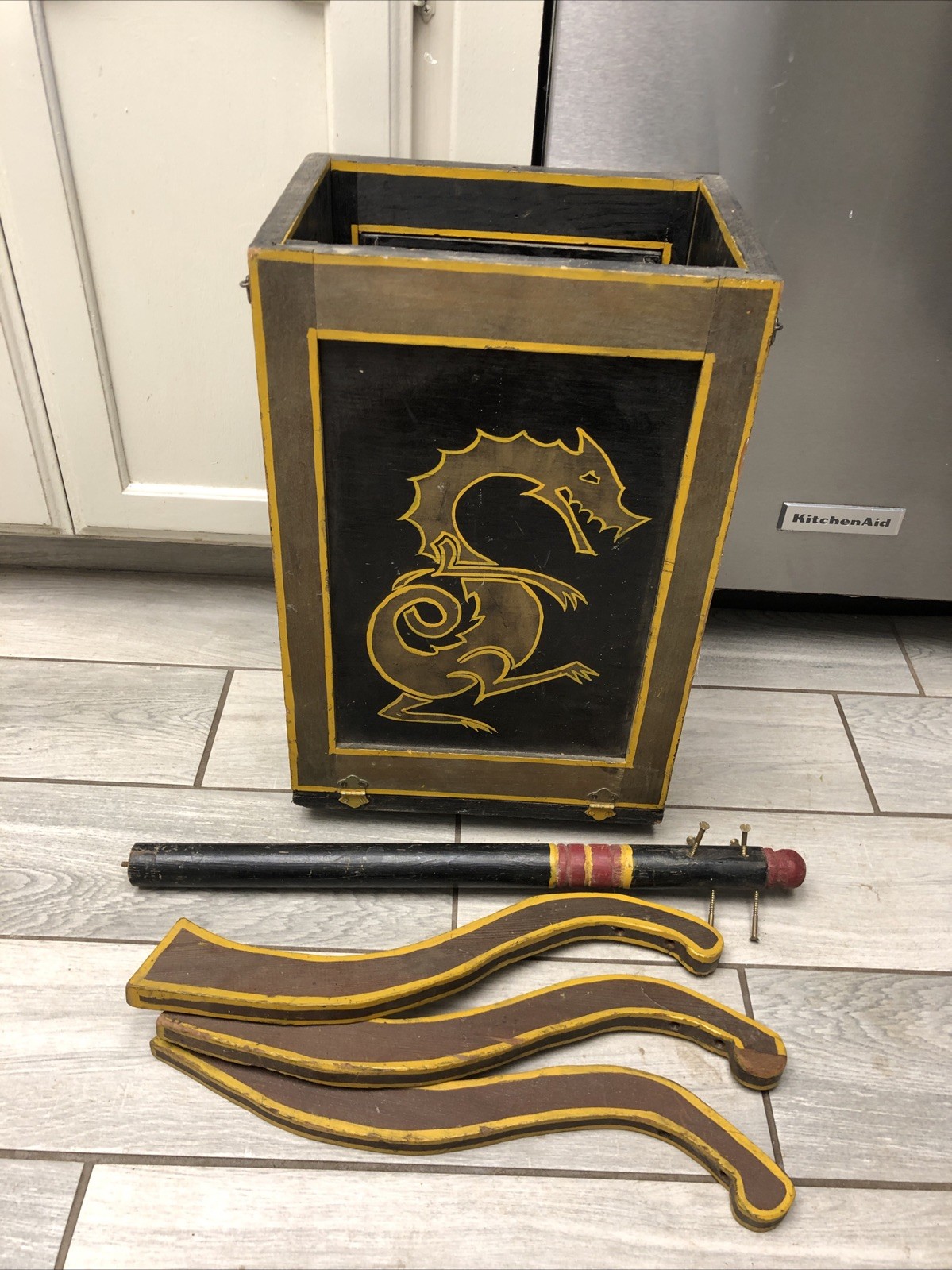 Vintage Wooden Magic Illusion Box Prop Dragon Design Stage Trick Project Vintage Wooden Magic Illusion Box Prop Dragon Design Stage Trick Project