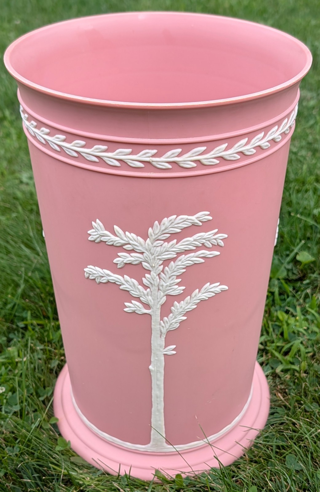Vintage 1960s Fesco Pink Plastic Wastebasket MCM Wedgwood Jasperware Style M-606 Vintage 1960s Fesco Pink Plastic Wastebasket MCM Wedgwood Jasperware Style M-606