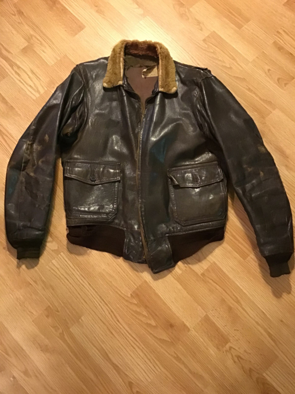 Vintage 1940’s WW2 US Navy M-422A Leather Flight Jacket Talon Vintage 1940’s WW2 US Navy M-422A Leather Flight Jacket Talon