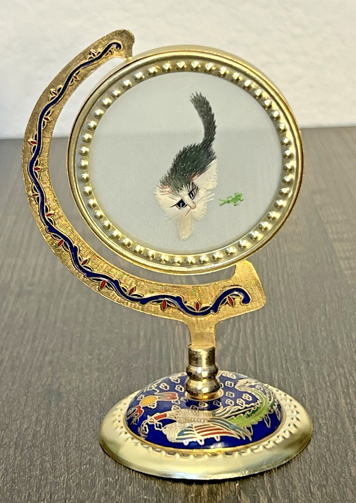 VTG Chinese Silk 2-Sided Embroidery Cat Enamel Cloisonne Rotating Stand Tabletop
