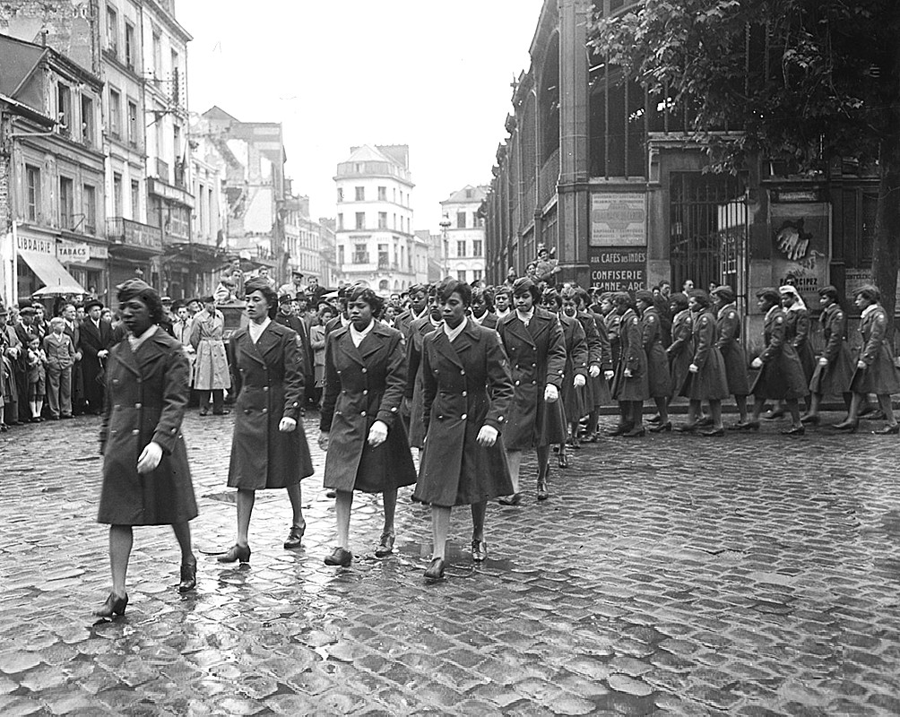 688TH U.S. ARMY AFRICAN AMERICAN POSTAL DIRECTORY BATTALION 8\