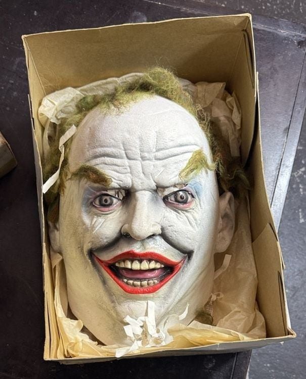 New Vintage 1989 DC Comics The Joker Halloween Mask in original shipping box New Vintage 1989 DC Comics The Joker Halloween Mask in original shipping box