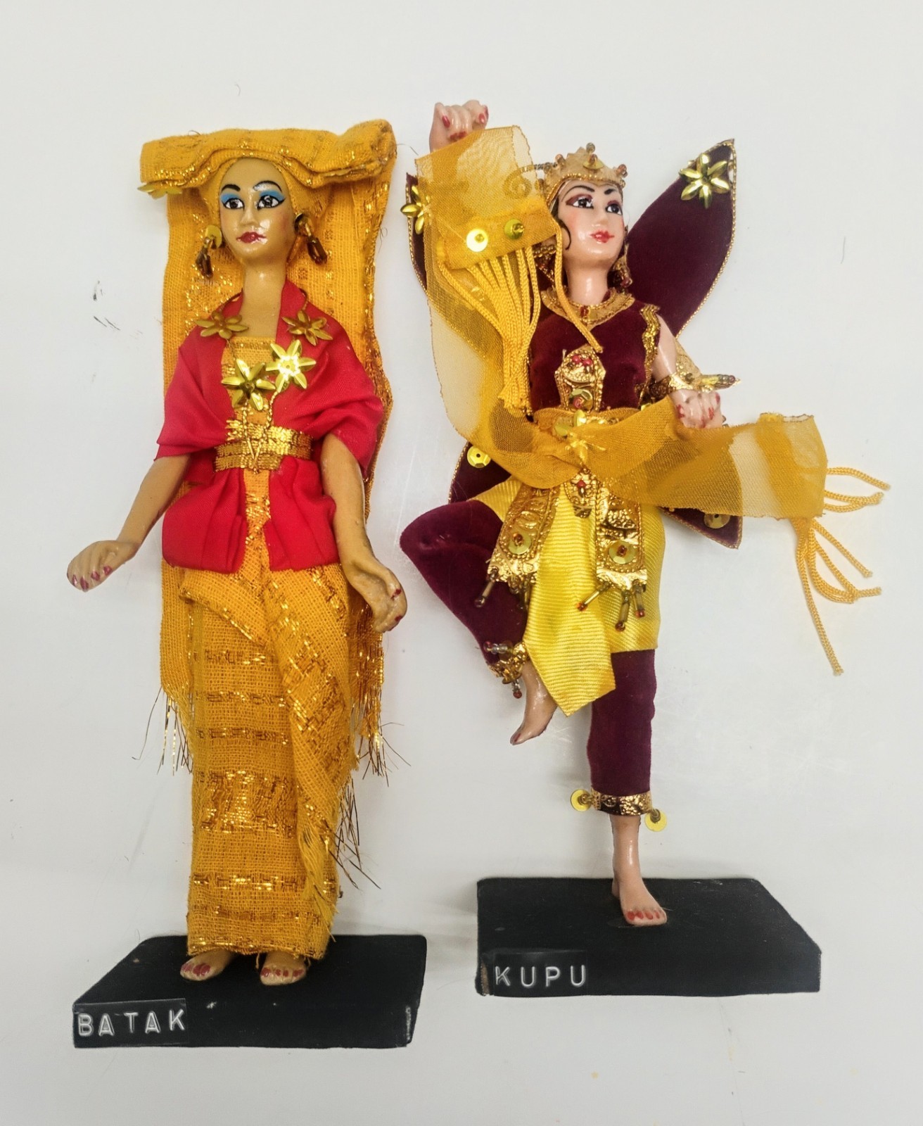 Vintage Indonesian Folk Art Dancer Dolls Batak Kupu Bali Handcrafted Cultural