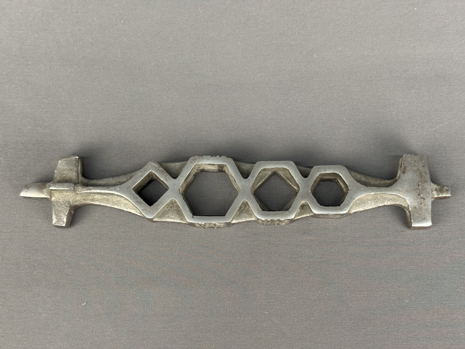 Vintage Fire Hydrant Wrench D L Co. Milwaukee Wisconsin 10 Vintage Fire Hydrant Wrench D L Co. Milwaukee Wisconsin 10