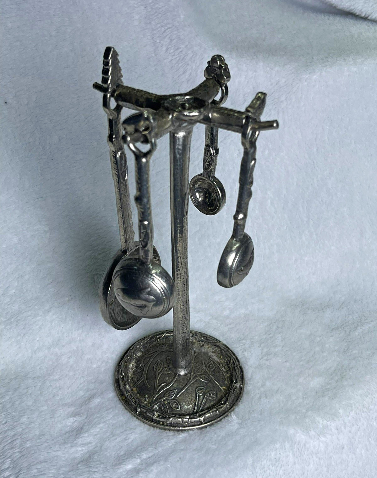 TW Pewter Co Vineyard Measuring Spoon Set Pewter With Stand BeautifulVINTAGE TW Pewter Co Vineyard Measuring Spoon Set Pewter With Stand BeautifulVINTAGE