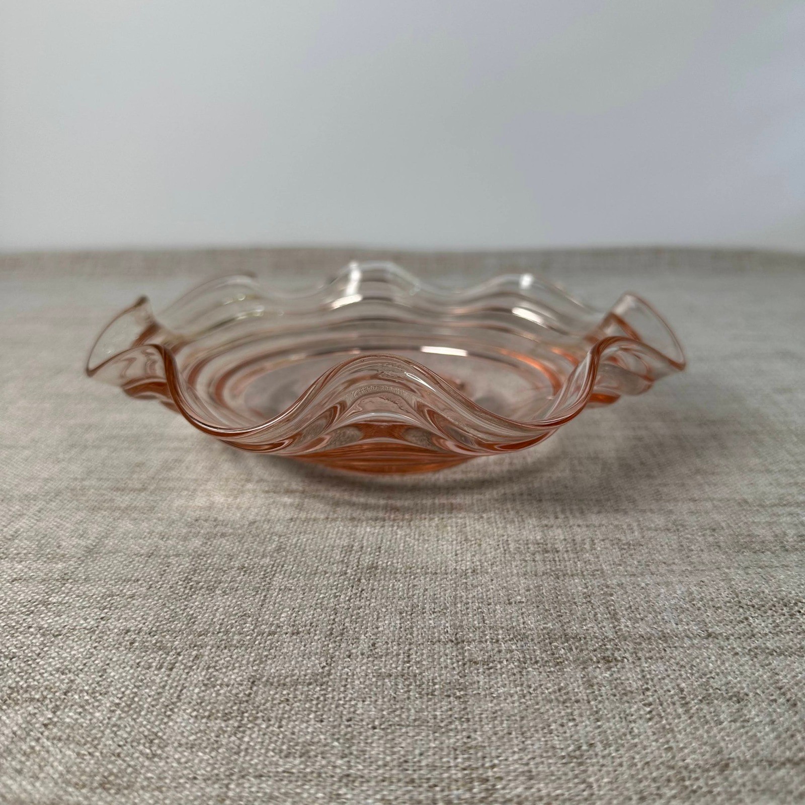 Vintage Pink Glass Ruffled Candy Dish Scalloped Trinket Bowl 8 Vintage Pink Glass Ruffled Candy Dish Scalloped Trinket Bowl 8