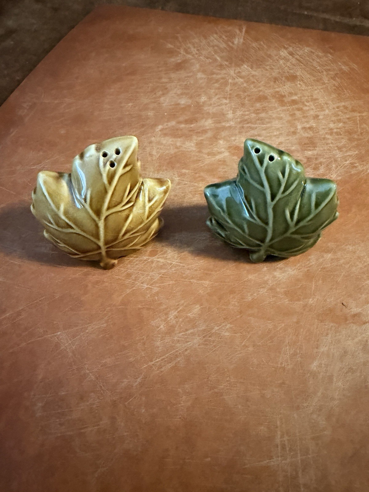 Vintage Kirkland\'s Ceramic Fall Leaf Salt and Pepper Shakers Set Green Brown 3\