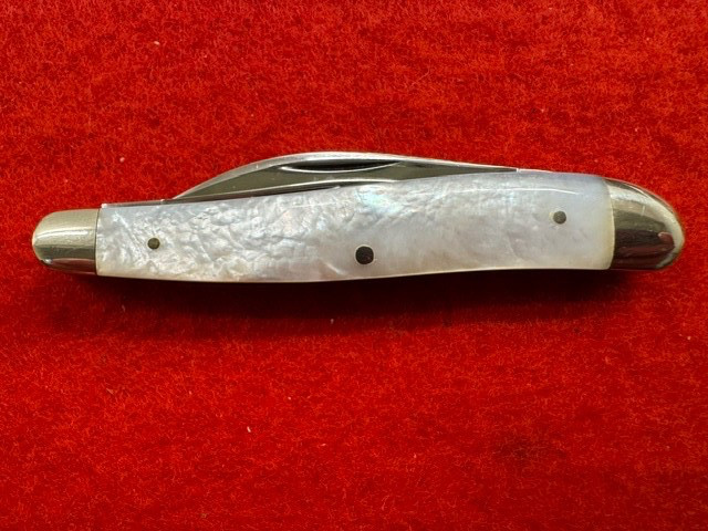 VINTAGE SCHATT & MORGAN 053046 MOP SPLIT BACK WHITTLER, MINT  (421)