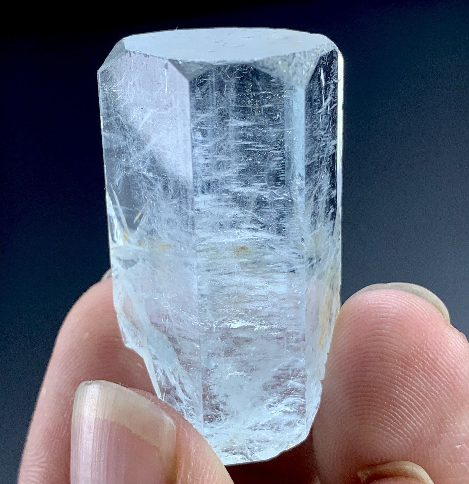 130 Cts Aquamarine Crystal Specimen From Skardu Pakistan. 130 Cts Aquamarine Crystal Specimen From Skardu Pakistan.
