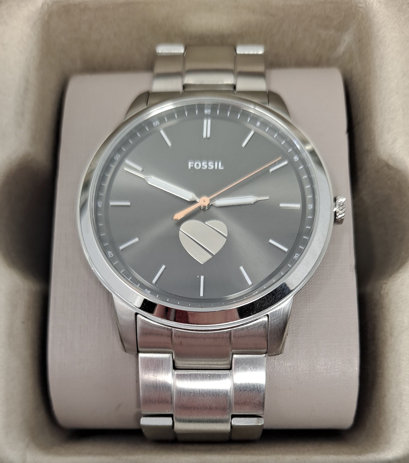 New Southwest Airlines Men\'s Fossil Watch in Commemorative 15 Years Tin. New Southwest Airlines Men\'s Fossil Watch in Commemorative 15 Years Tin.