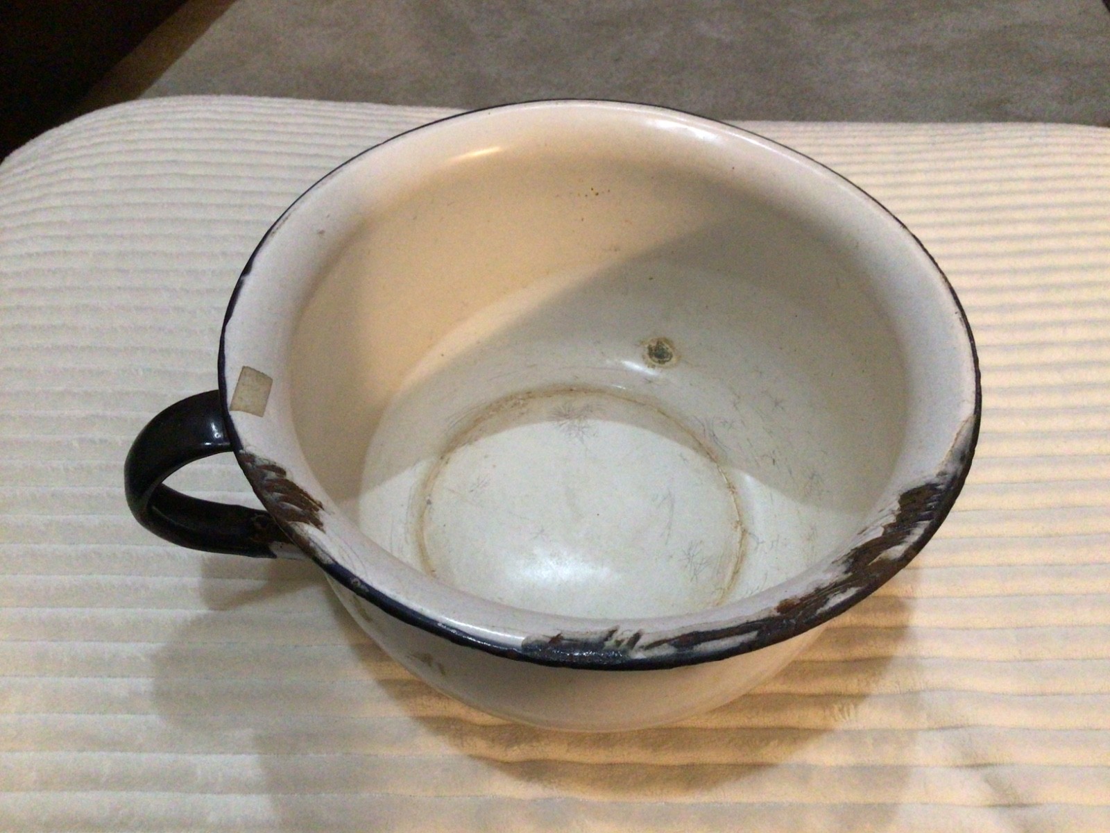 ANTIQUE ENAMELWARE KEROSENE STOVE FUEL DRIP CUP CATCH BASIN WHITE w/ BLUE TRIM ANTIQUE ENAMELWARE KEROSENE STOVE FUEL DRIP CUP CATCH BASIN WHITE w/ BLUE TRIM