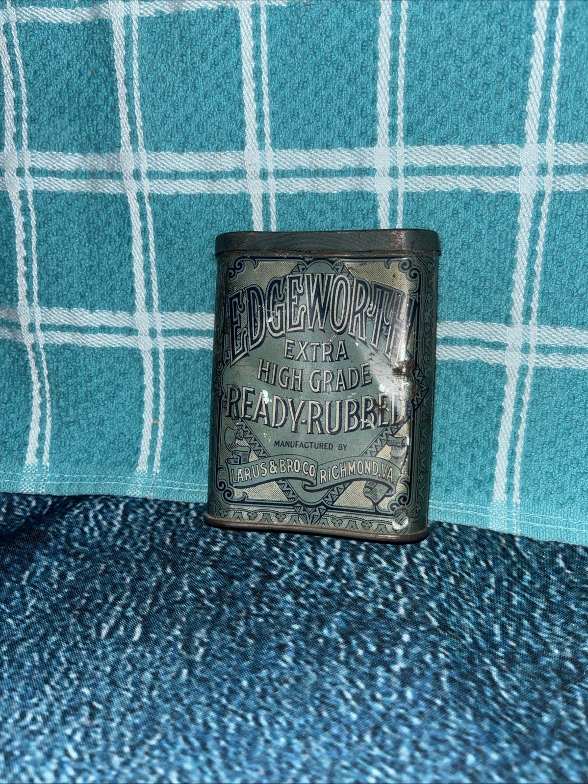 Vintage Edgeworth Extra High Grade Ready-Rubbed Pocket Tobacco Tin w/Hinged Lid Vintage Edgeworth Extra High Grade Ready-Rubbed Pocket Tobacco Tin w/Hinged Lid