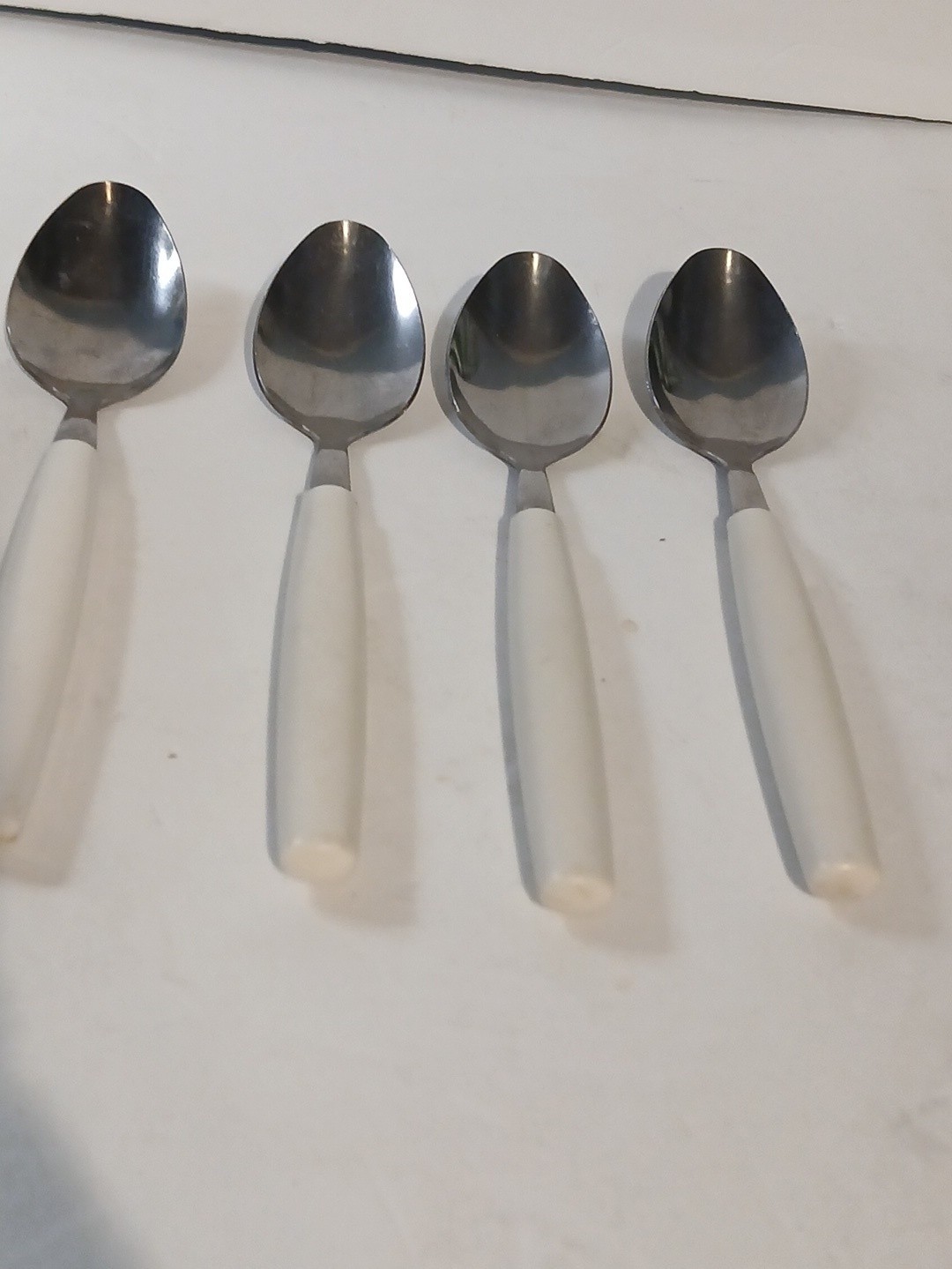 Vintage White Plastic Handle Tablespoon Lot 4 Serving Spoons Retro 8\