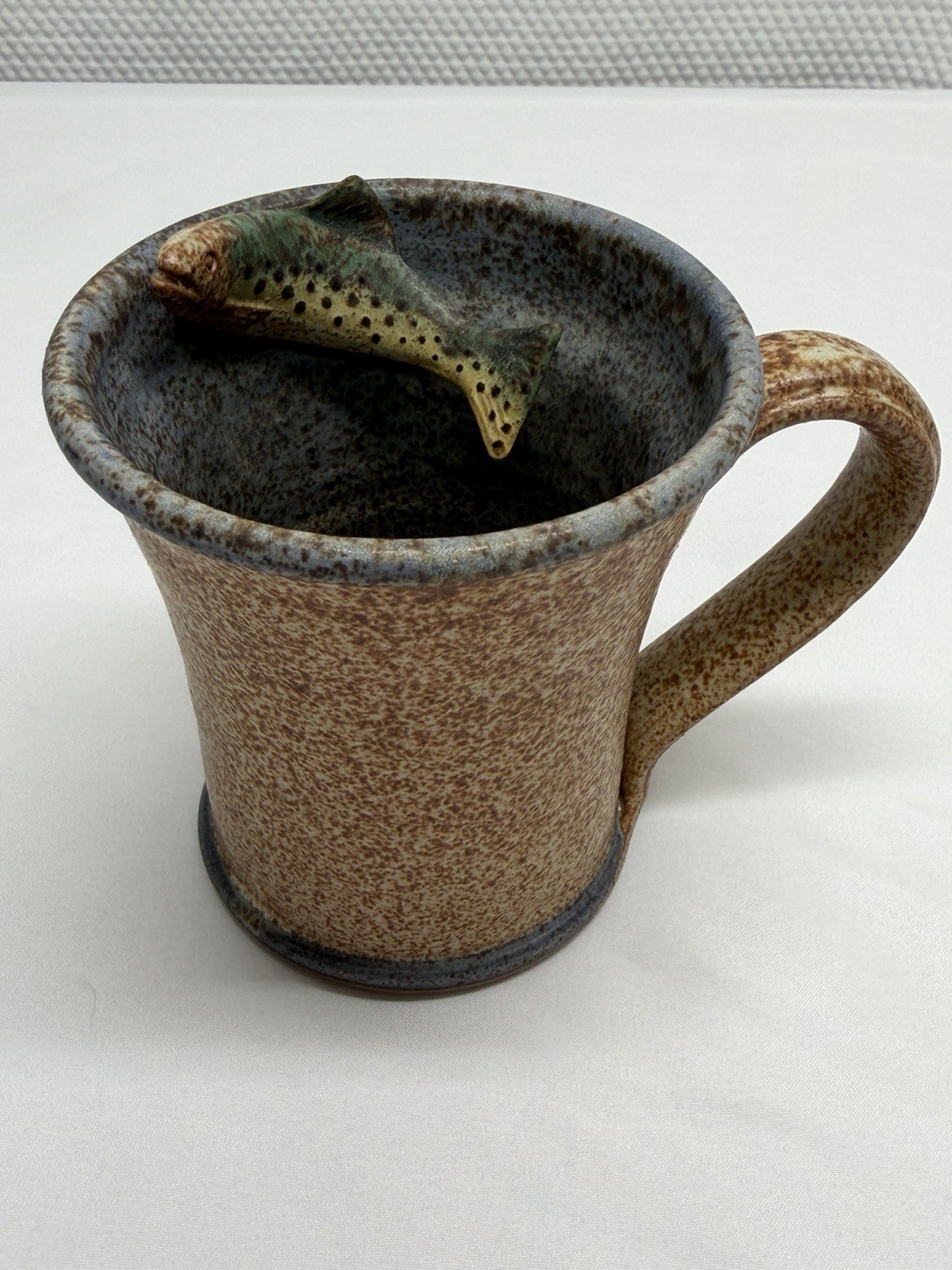Vintage Deneen Pottery St.Paul MN 3D Speckled Trout Coffee/Tea Mug Tan Glaze