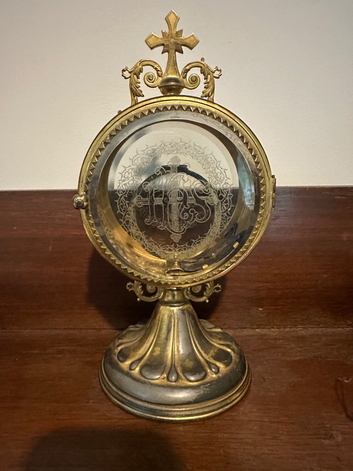Vintage Gold Plated With Glass Luna Holder for Monstrance Luna Custodial Vintage Gold Plated With Glass Luna Holder for Monstrance Luna Custodial