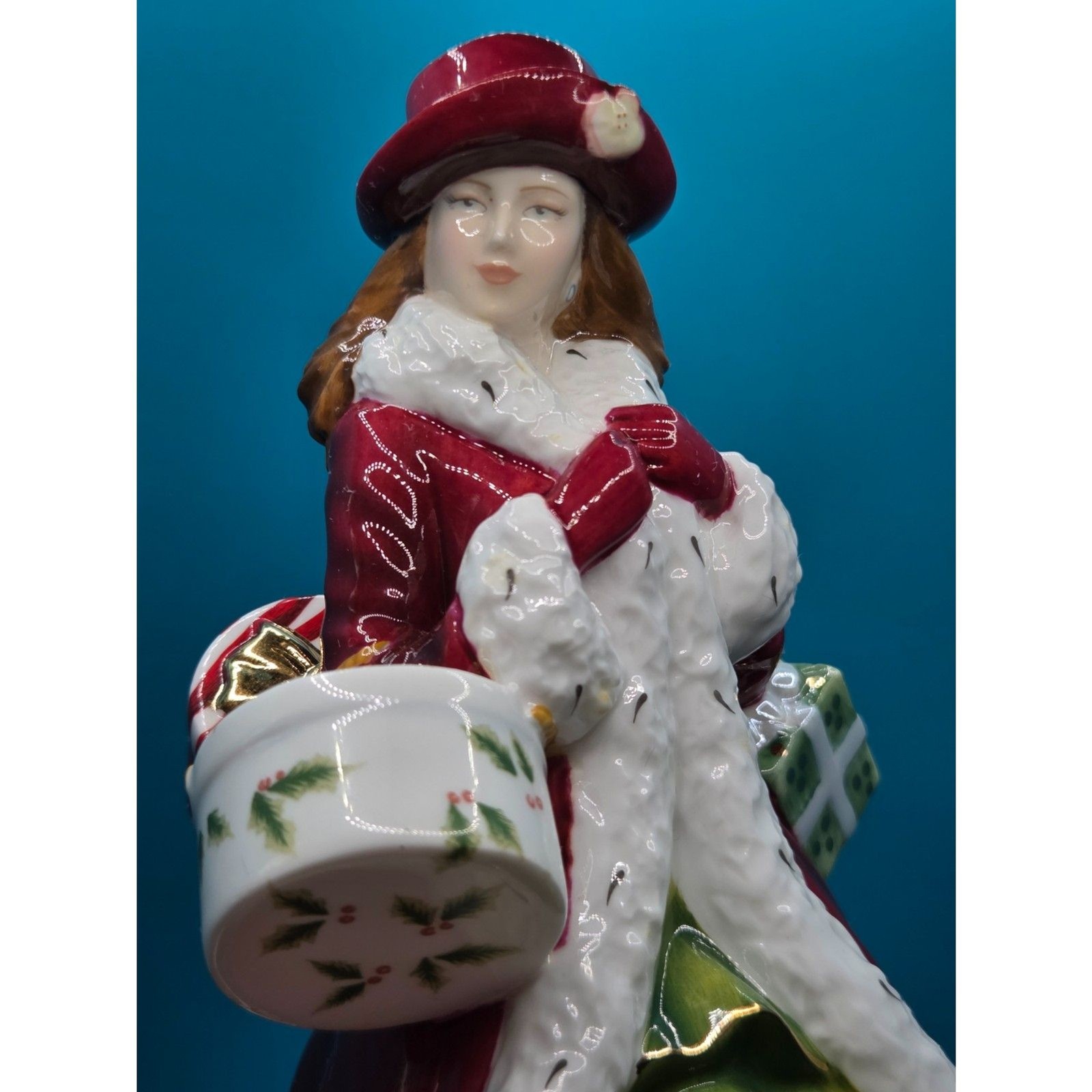 Royal Doulton Pretty Ladies Christmas Day Figurine 2010~ MIB COA HN5379