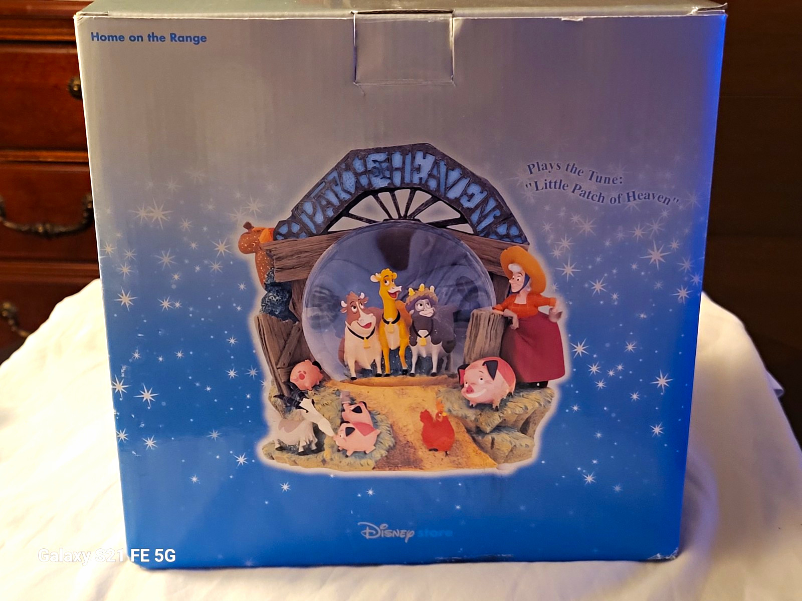 Disney Store Magical Snowglobe Disney Store Magical Snowglobe