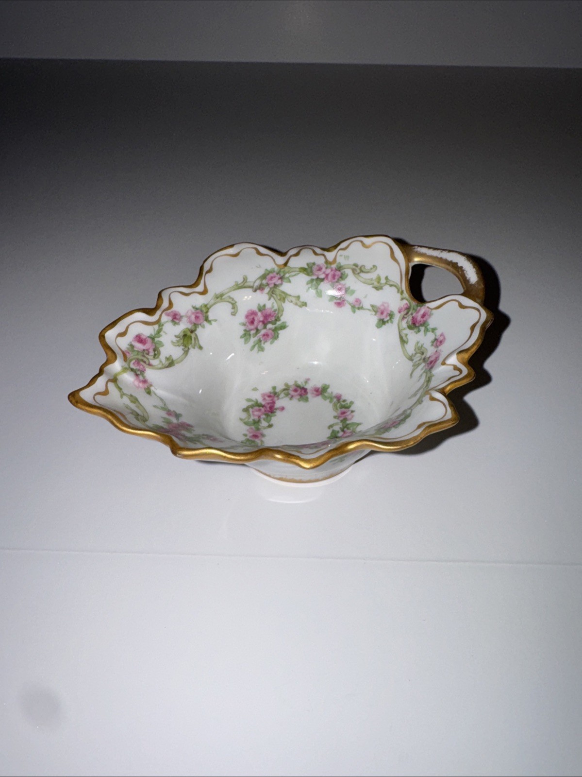 Theodore Haviland Limoges Dulin & Martin Pink Roses Gold Handled Dish Theodore Haviland Limoges Dulin & Martin Pink Roses Gold Handled Dish