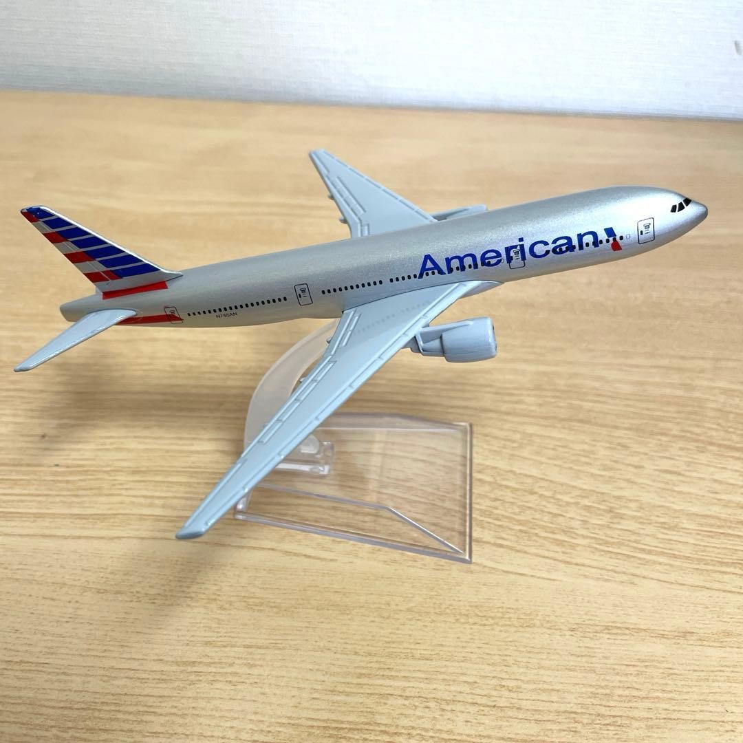 American B777 aircraft model airplane model with transparent stand #4be440