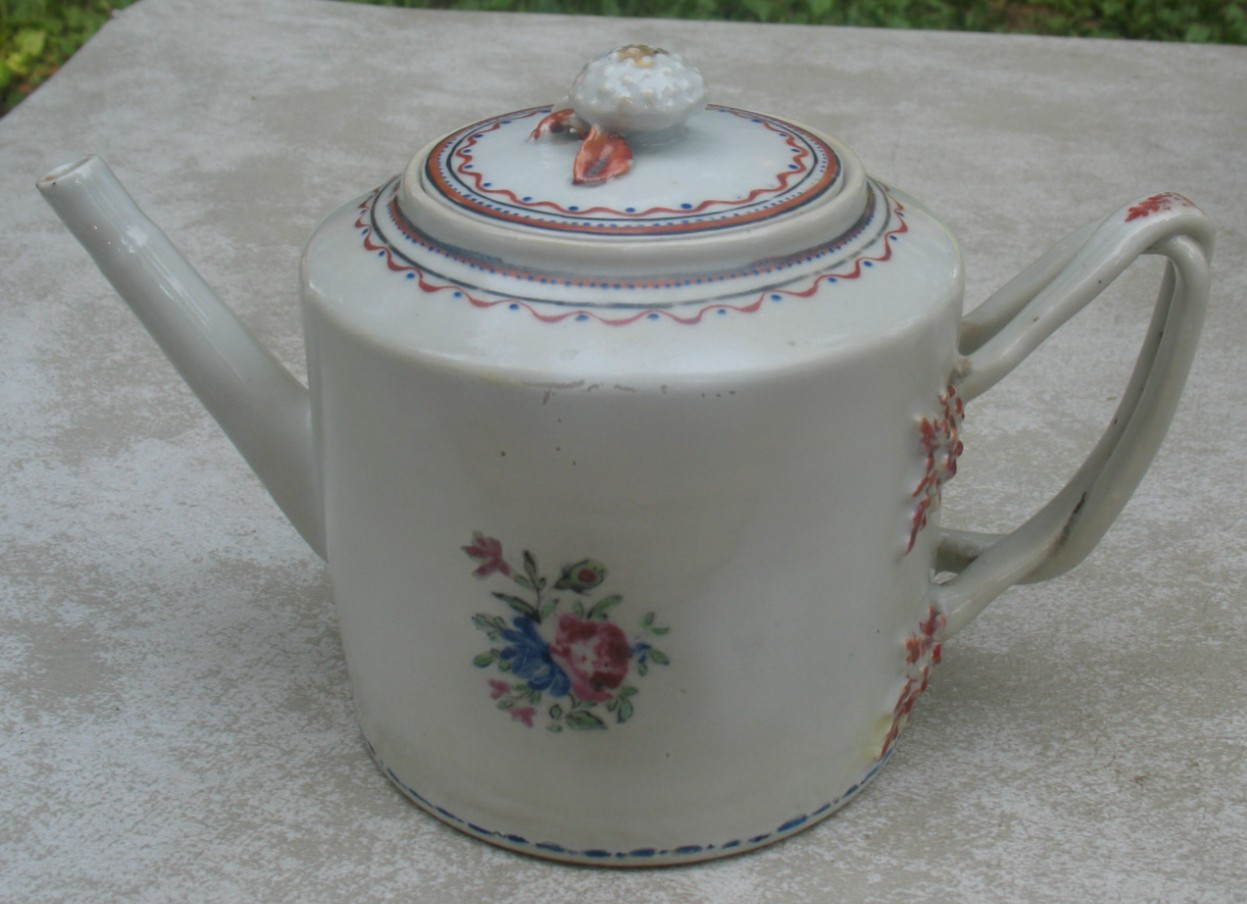Ant. 1800s Chinese Export Quing Dynasty Hand Painted Teapot w Floral Design