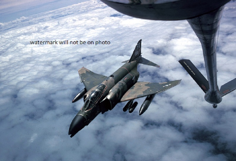 Boeing KC Stratotanker refuels a F-4D Phantom II 13\