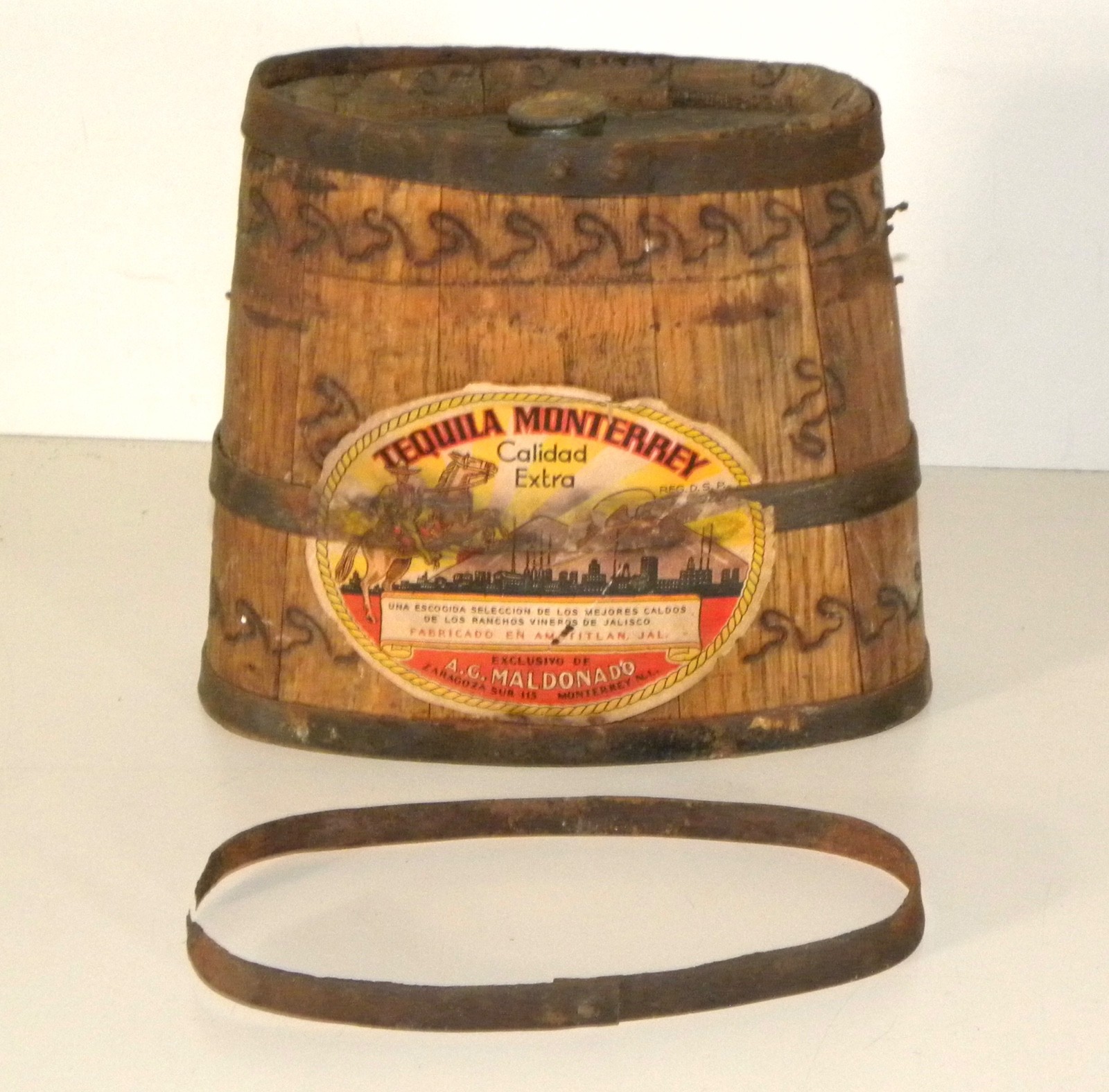 Antique TEQUILA MONTERREY CALIDAD EXTRA RESERVA 1900 Wood Keg / Cask / Flask