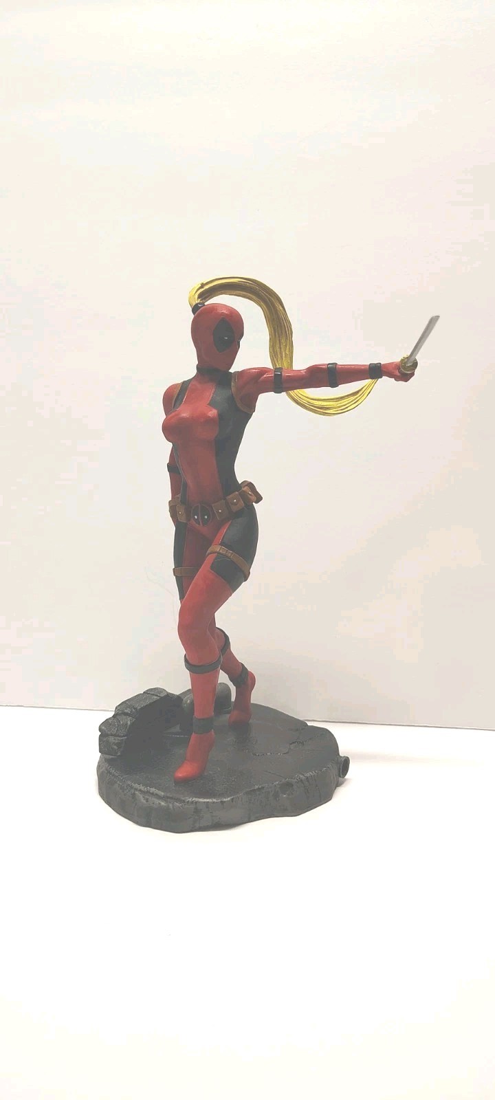 Diamond Select Toys Marvel Gallery Lady Deadpool PVC Statue Figure 2016