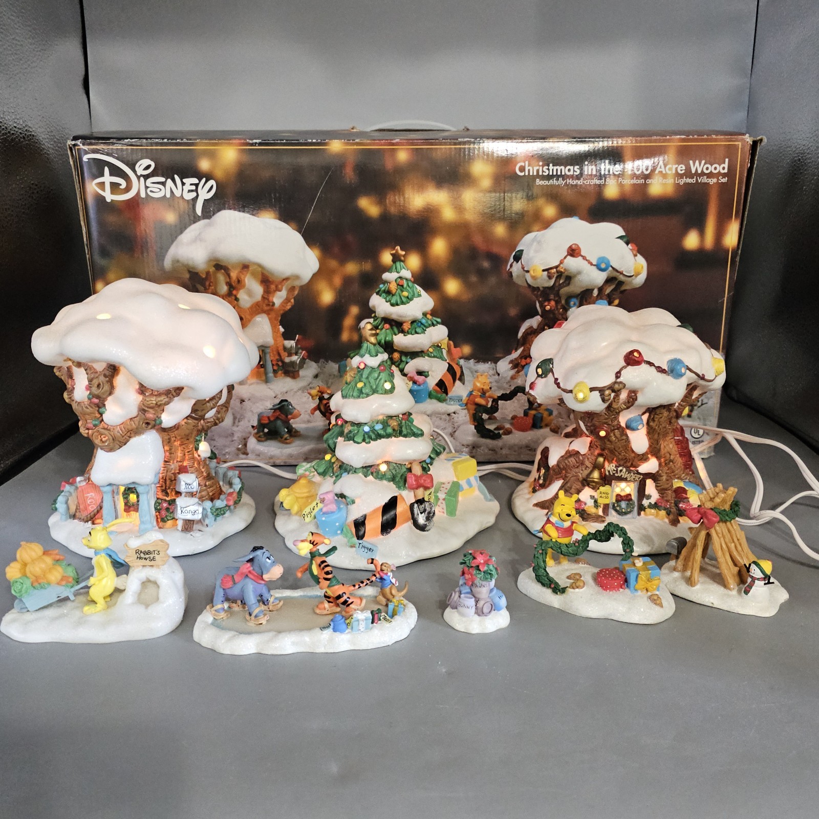 Disney Winnie The Pooh Christmas in the 100 Acre Wood Lighted W/Box Tested Disney Winnie The Pooh Christmas in the 100 Acre Wood Lighted W/Box Tested