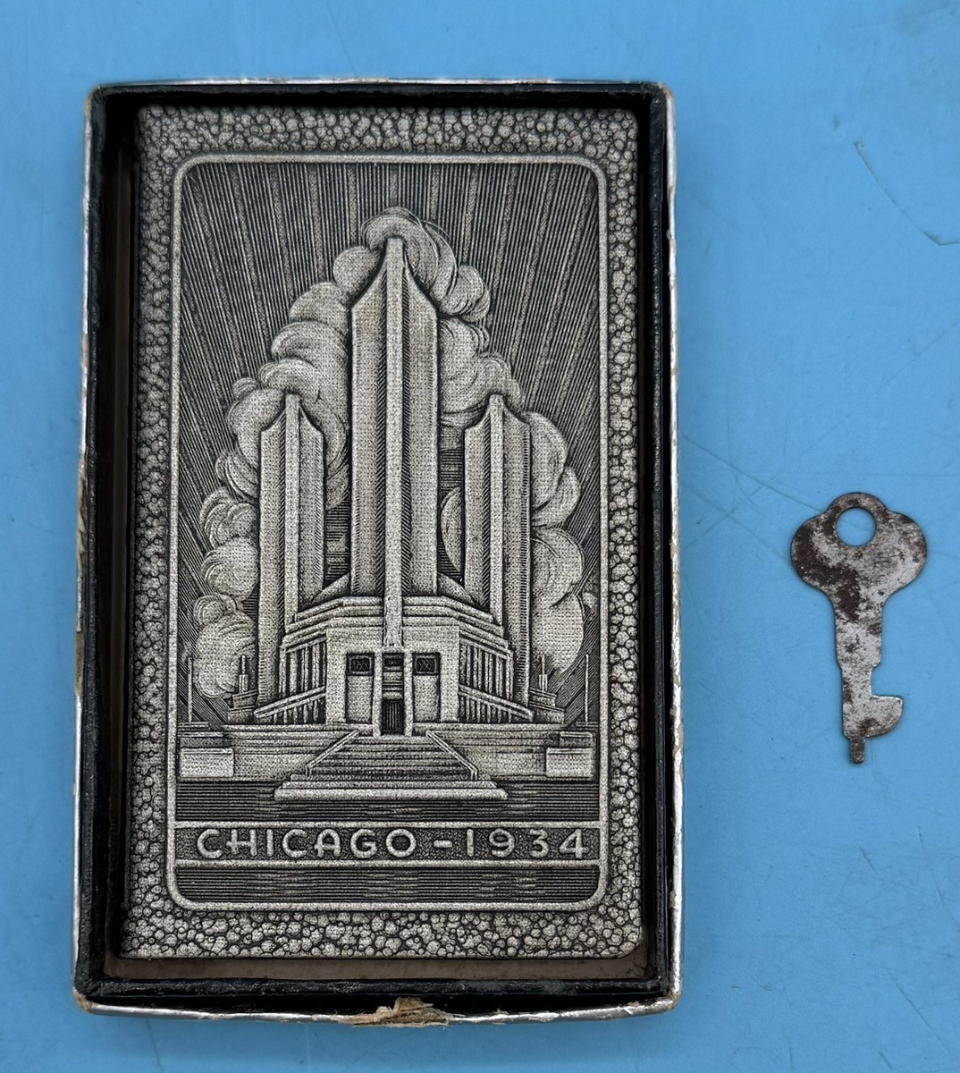 Vintage 1934 Chicago World Fair Souvenir Book Bank with Key (MAC005144)