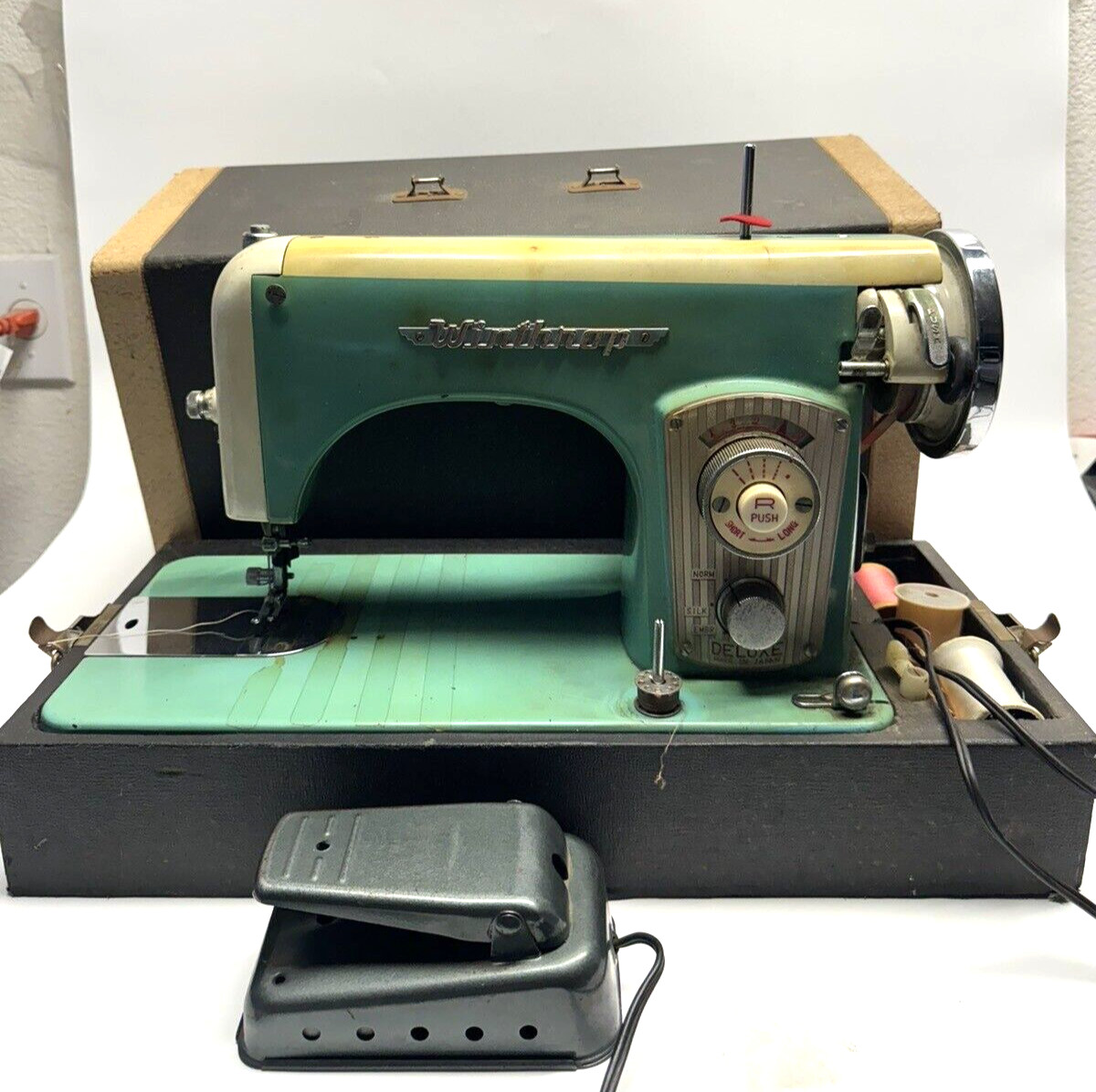 VINTAGE WINTHROP Sewing Machine Green 1960s w/ Foot Pedal Made in Japan WORKING