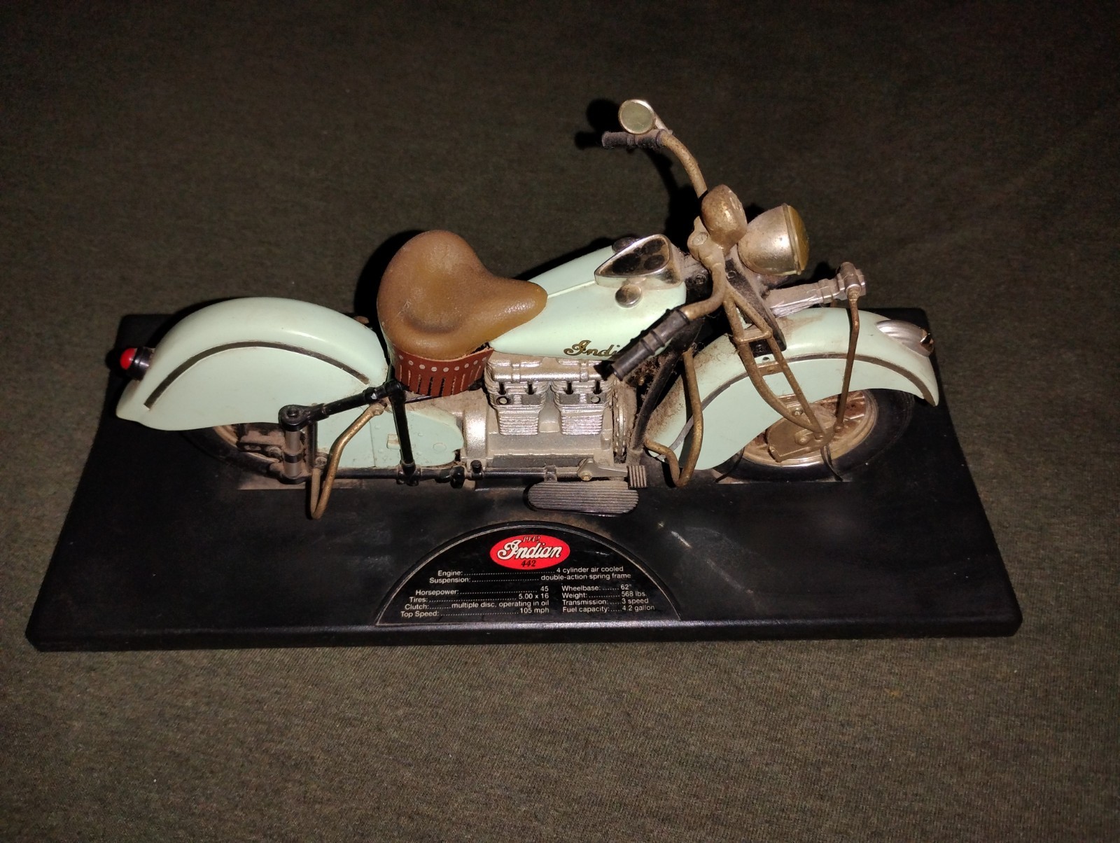 1998 Vintage 1:10 Scale Precision Die-Cast Replica 1942 Indian Model 442 1998 Vintage 1:10 Scale Precision Die-Cast Replica 1942 Indian Model 442