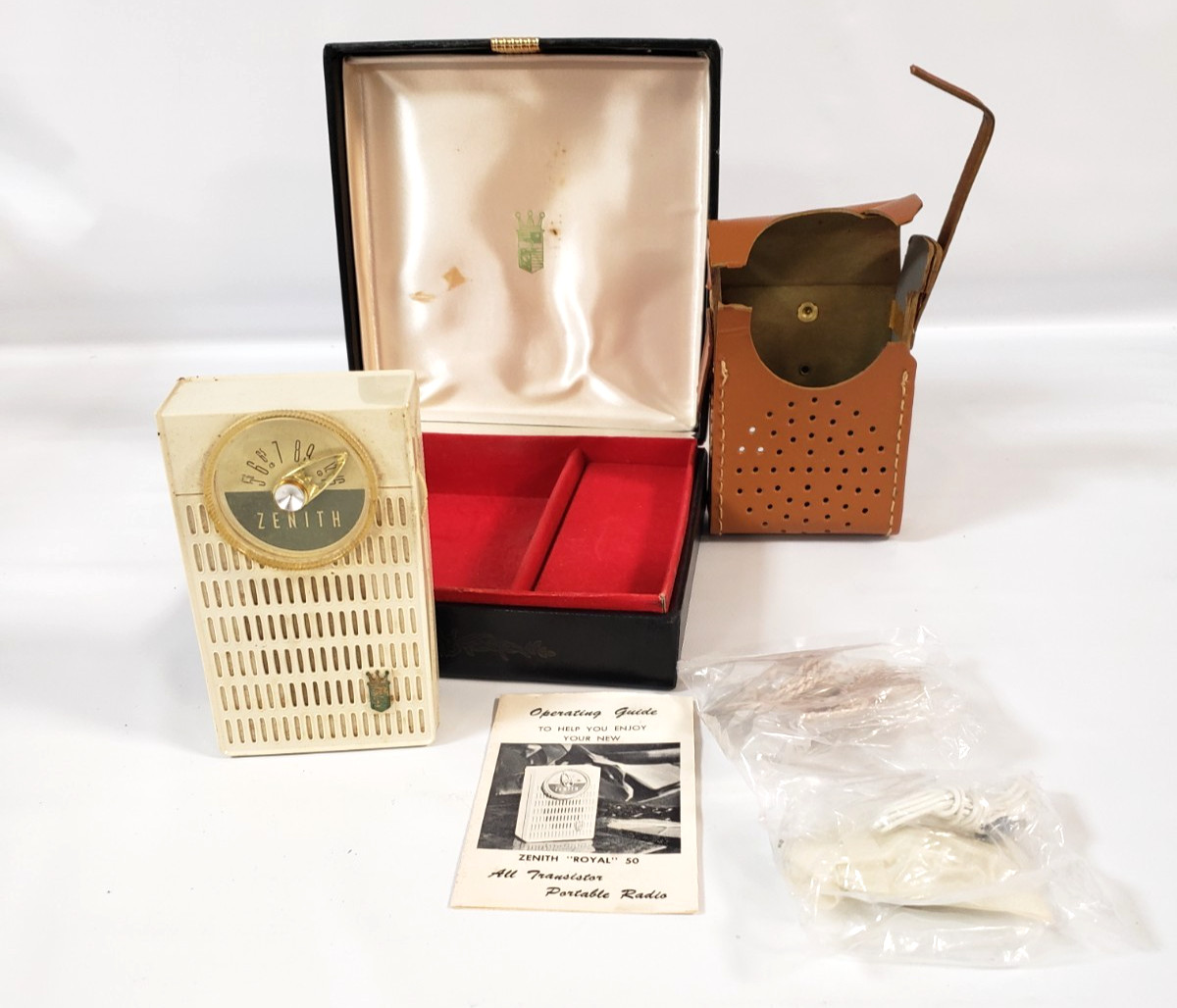 Vintage Zenith Royal 50 Transistor Radio w/case accessories NOT working Vintage Zenith Royal 50 Transistor Radio w/case accessories NOT working