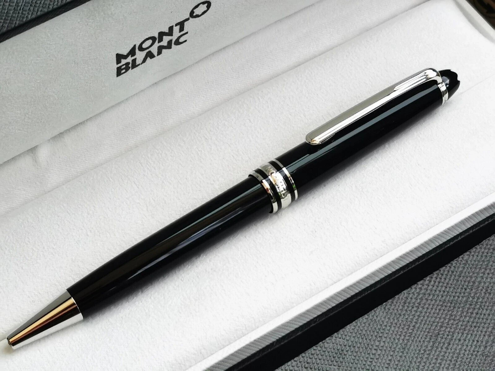 Montblanc Platinum Finish Meisterstuck Classique Luxury Ballpoint Pen 163