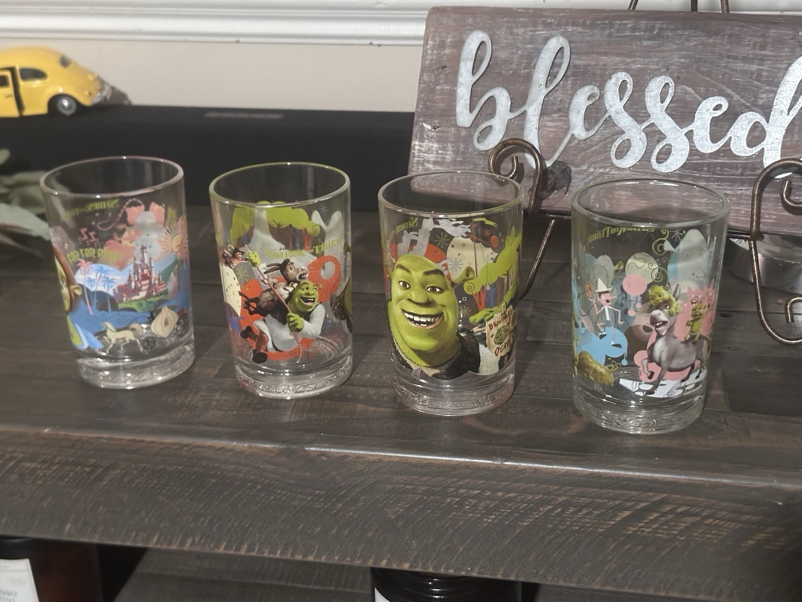 Vintage Set of 4 Collectible Drinking Glasses 5.5” Colorful Character Cups